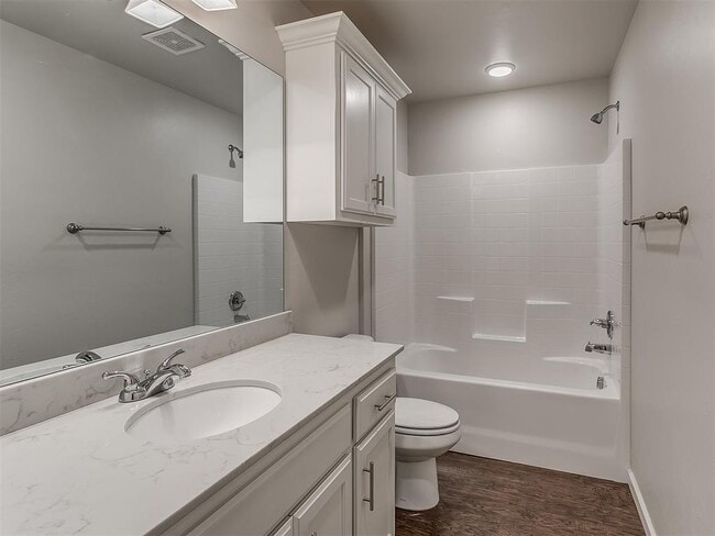 Building Photo - 427 Summit Ridge Dr