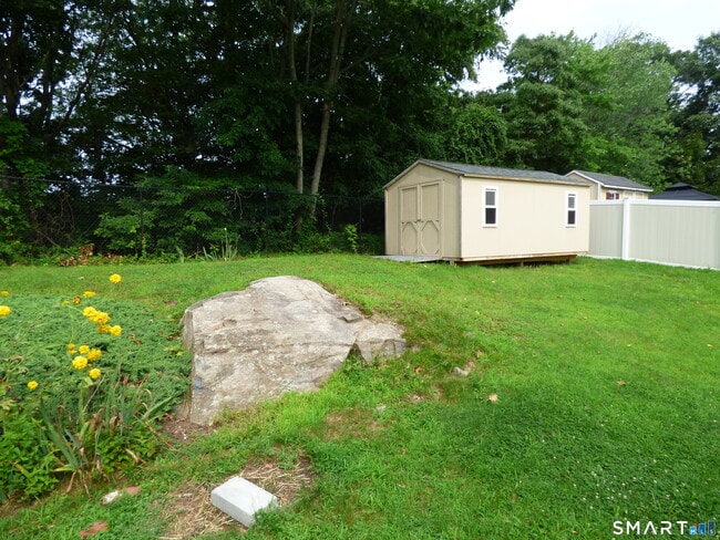 Building Photo - 7 Ridge Ln
