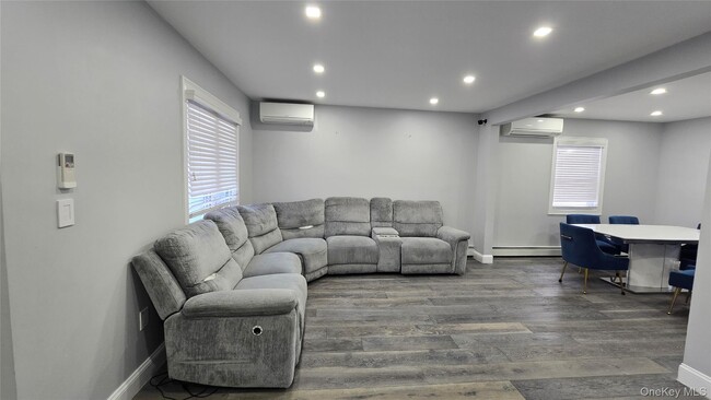 Building Photo - 80-06 209th St