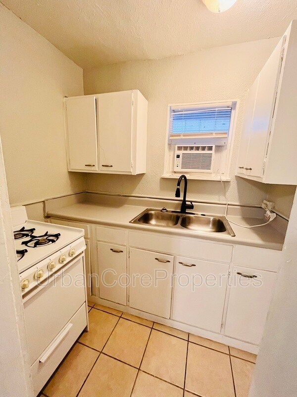 Building Photo - 232 4th St N