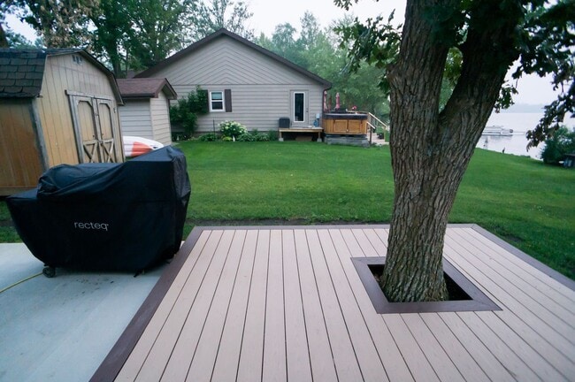 Building Photo - FULLY FURNISHED LAKE HOME