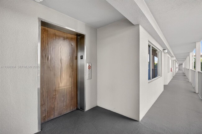 Building Photo - 1651 SW 127th Ave