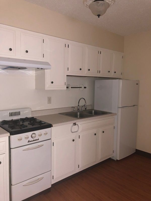 Building Photo - Cant Beat this Deal--590