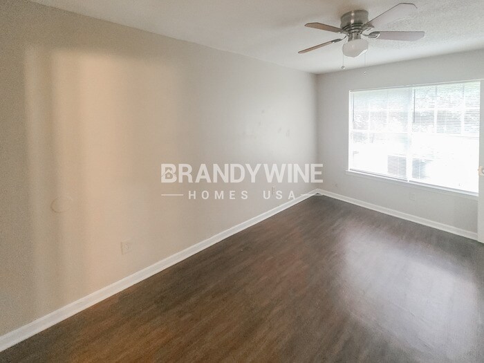 Building Photo - 4534 Valley Stream Dr