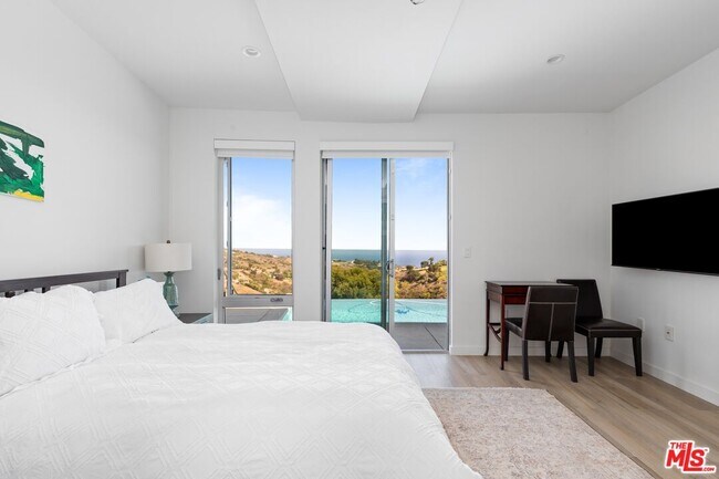 Building Photo - 28405 Via Acero