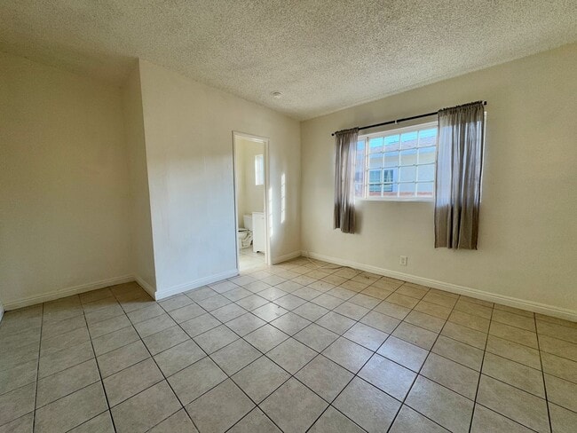 Building Photo - Available April 2026: Three Bedroom, Two Bathroom Baldwin Park House