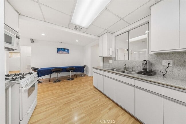 Building Photo - 12329 Burton St