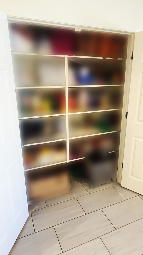 Building Photo - Like new 4-bedroom with Teen suite & Commu...