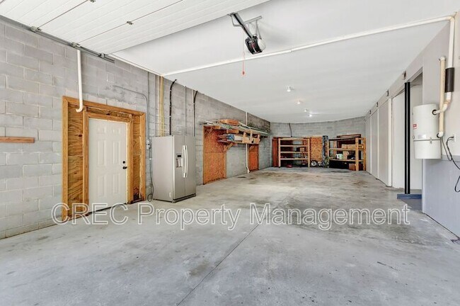 Building Photo - 1392 Eden Rd