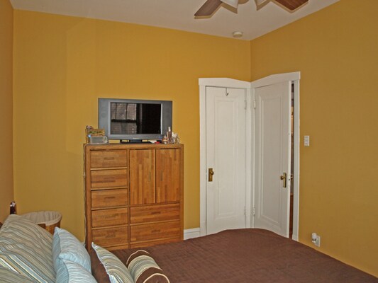 Building Photo - 246 S Maple Ave