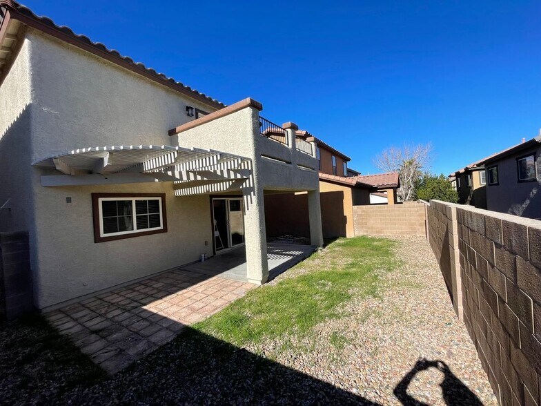 Building Photo - 668 Moonlight Stroll St