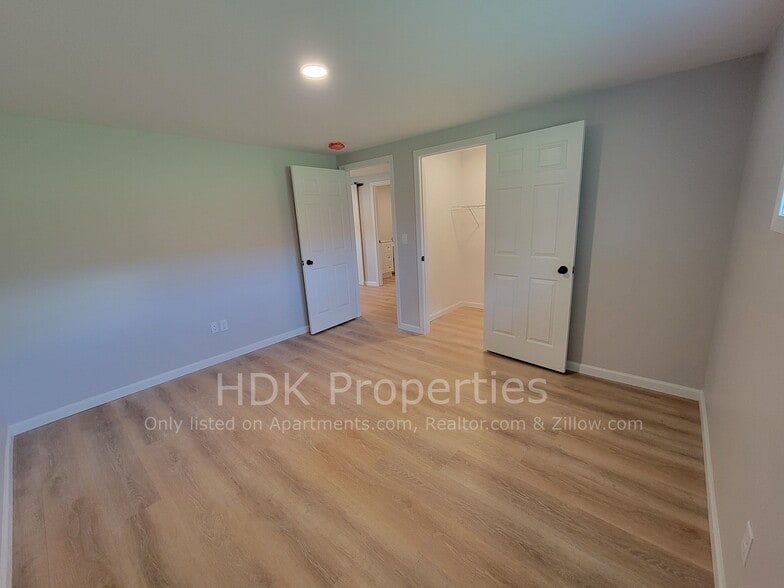 Bedroom 2 with walk in closet - 1566 Sugar Grove Rd