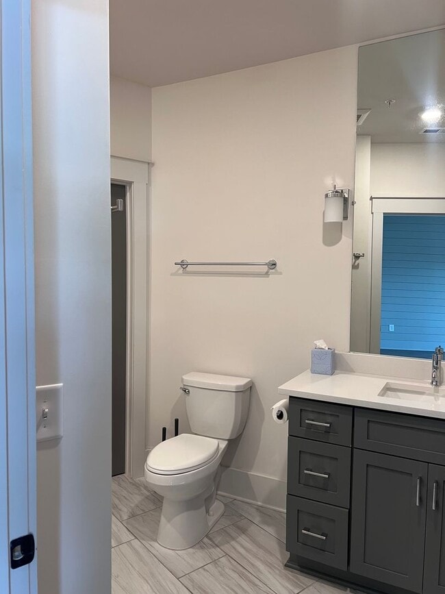 Building Photo - East Nashville Condo