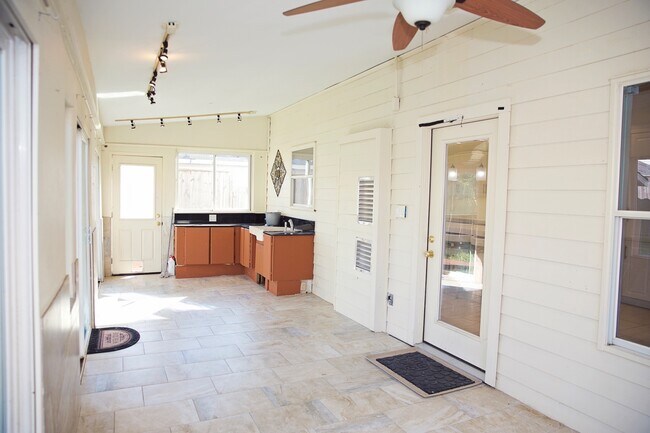 Building Photo - 18234 Sable Tree Dr