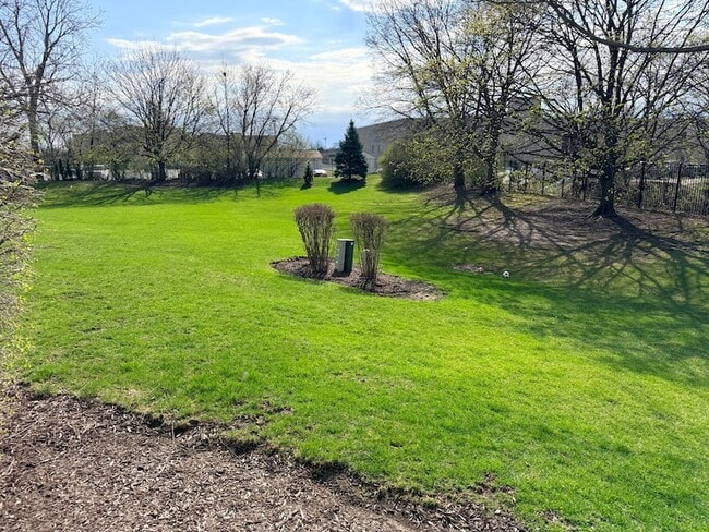 Building Photo - 1159 E Addison Ave