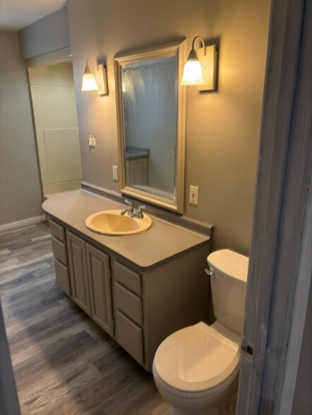 Building Photo - 25 Shelby Dr