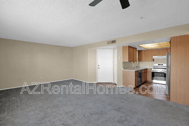 Building Photo - 8155 E Roosevelt St