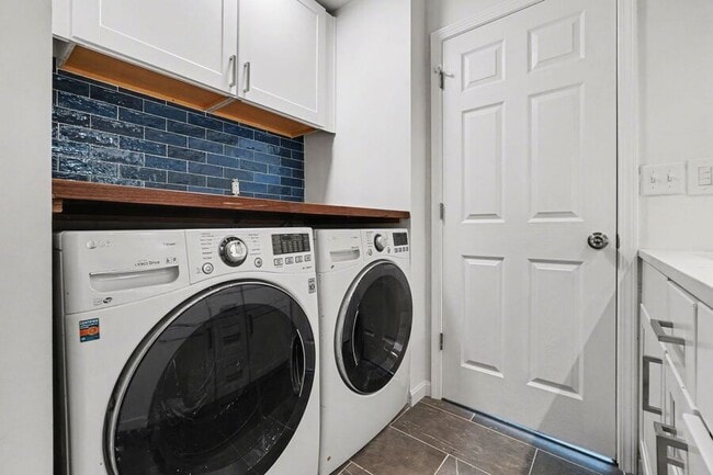 Building Photo - 1119 E. McMillan-F