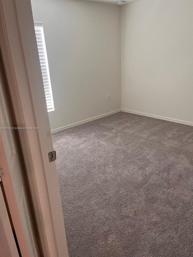 Building Photo - 579 NW North Macedo Blvd