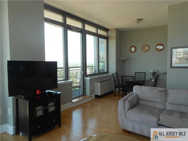 Building Photo - 1 Spring St