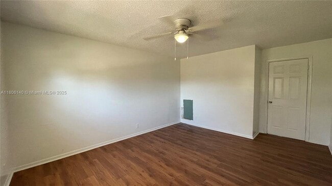 Building Photo - 918 SW 74th Ave