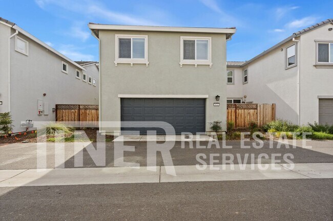 Building Photo - 632 Whitewater Wy