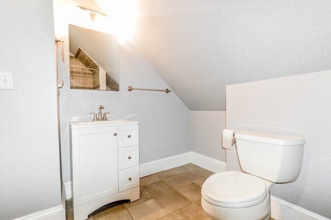 Building Photo - 229-231 Chestnut Hill Ave