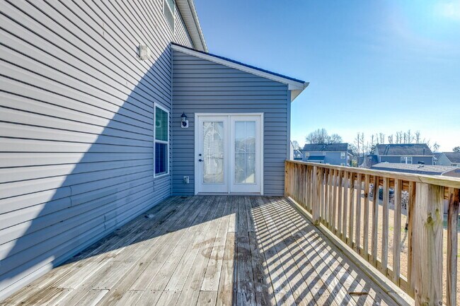 Building Photo - 2704 Orleans Dr