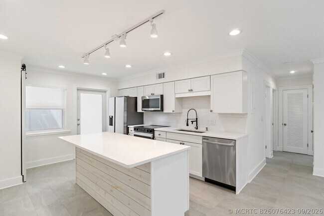 Building Photo - 624 Southwind Cir