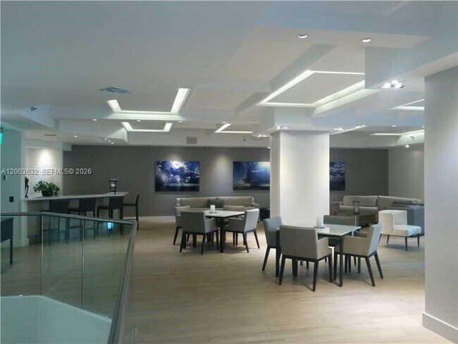 Building Photo - 100 Lincoln Rd