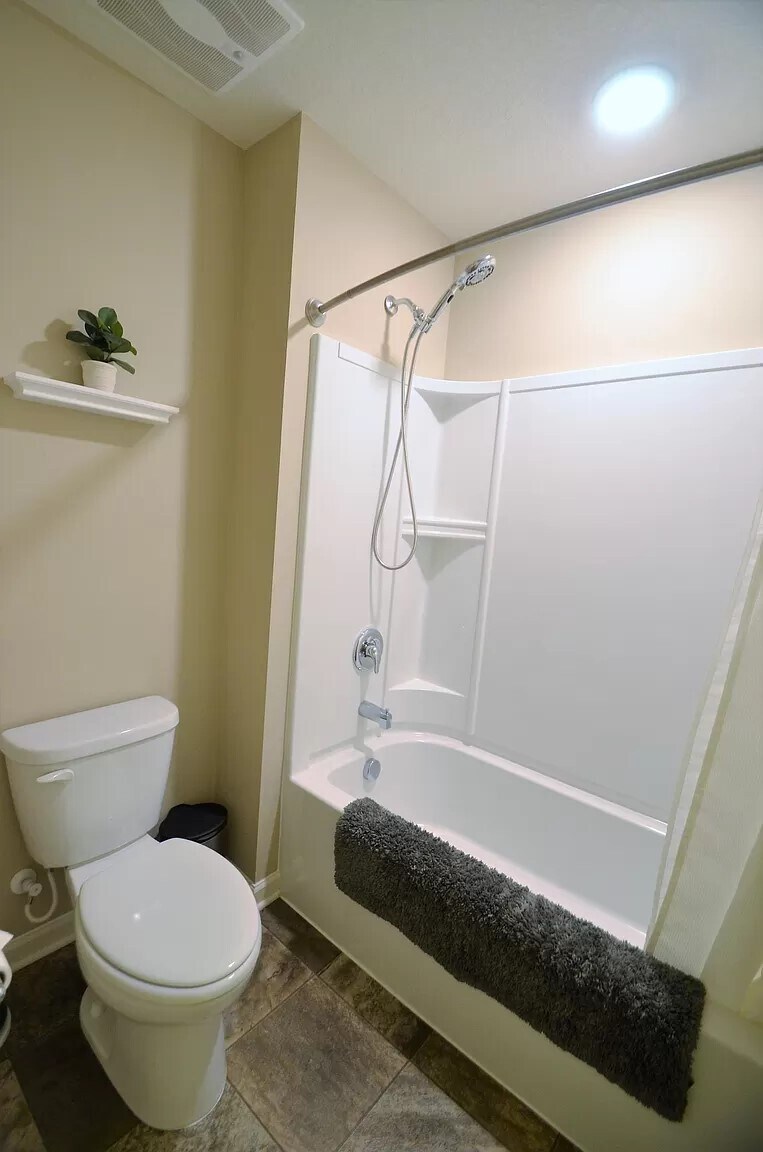 Guest Shower (Upstairs) - 3546 Kady Ave NE
