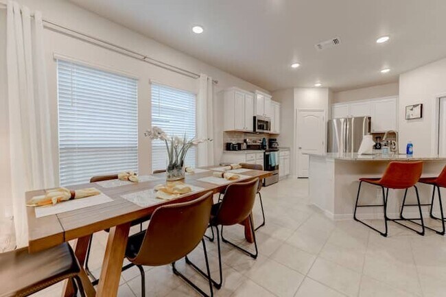 Building Photo - 3703 McCleland Crk Trl