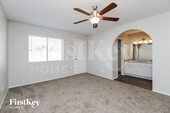 Building Photo - 3928 E Garnet Cir