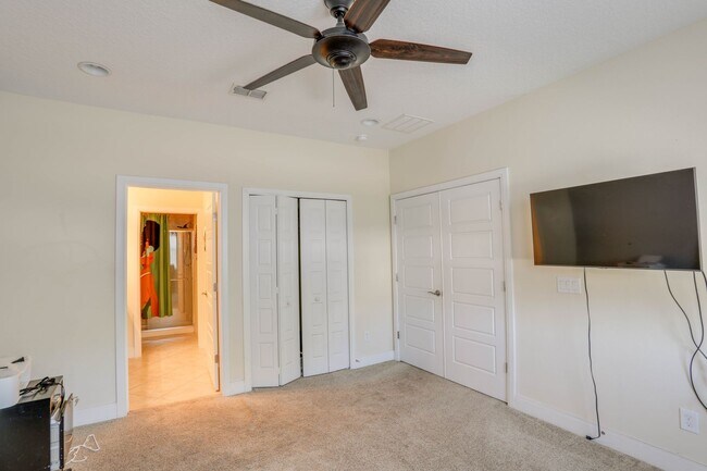 Building Photo - 510 Captiva Dr