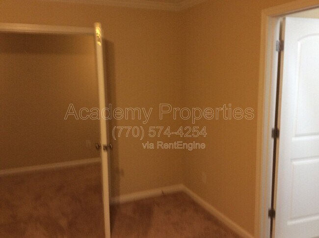 Building Photo - 4015 Yellow Pine Ct