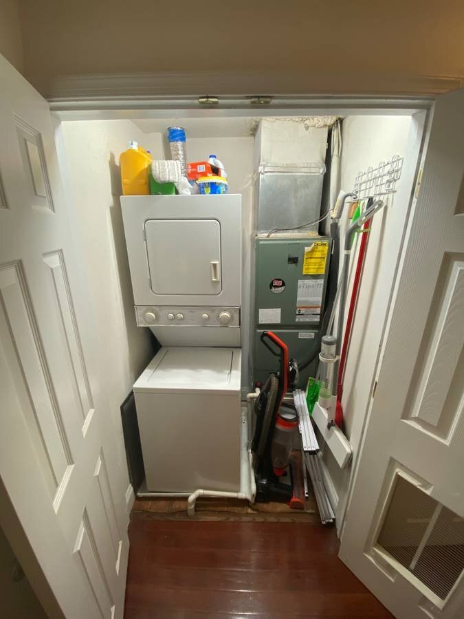 Building Photo - 315 Evarts St NE