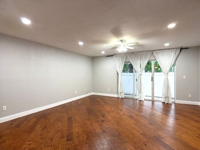 Building Photo - 4815 Walden Cir