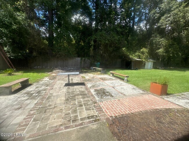 Building Photo - 557 Willie Mae Aiken Dr