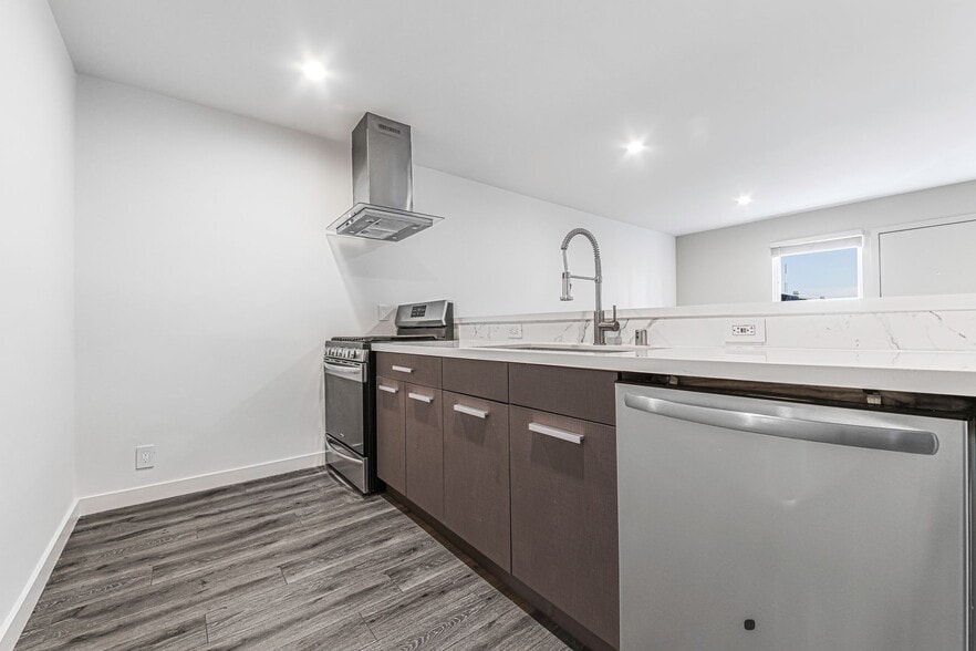 Building Photo - 5005 August St