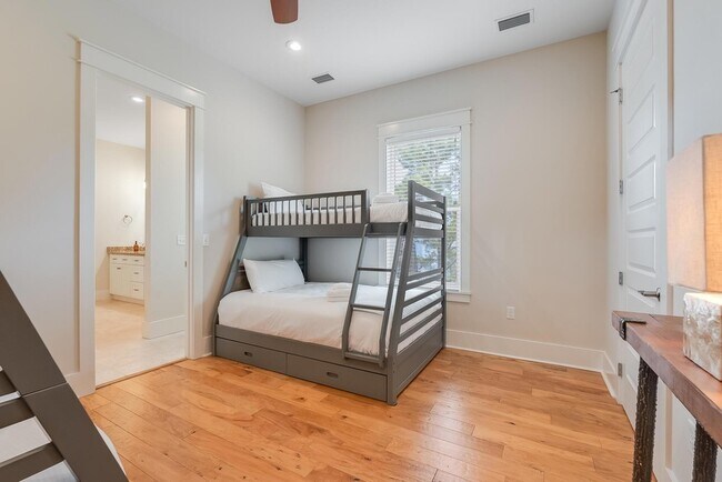 Building Photo - 45 Pine Knoll Ln