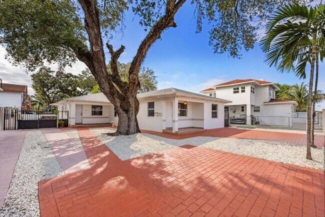Building Photo - 3072 NW 14th St