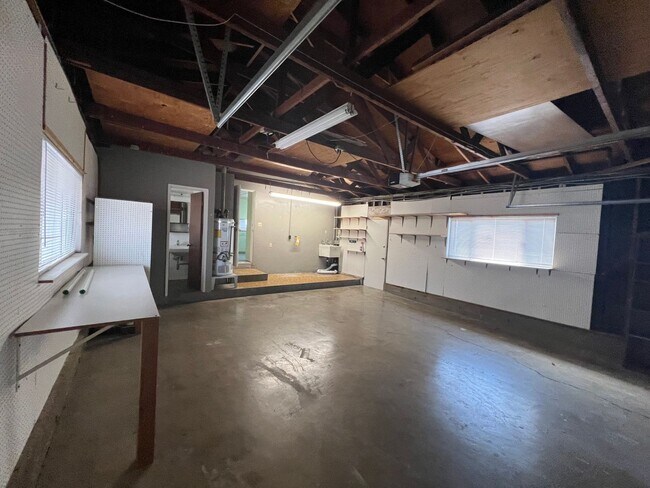 Building Photo - Large Home in Well Established Chula Vista Neighborhood