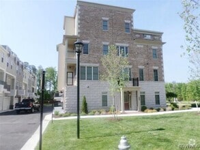 Building Photo - 3910 Village Commons Walk