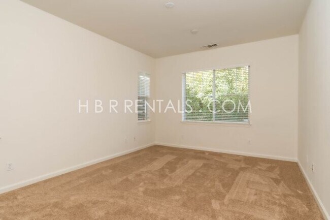 Building Photo - Charming 3-Bed, 3-Bath with 2,037 Sq Ft of Comfort in Mountain House!