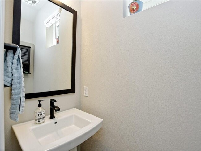 Building Photo - 13606 Cibolo Trace
