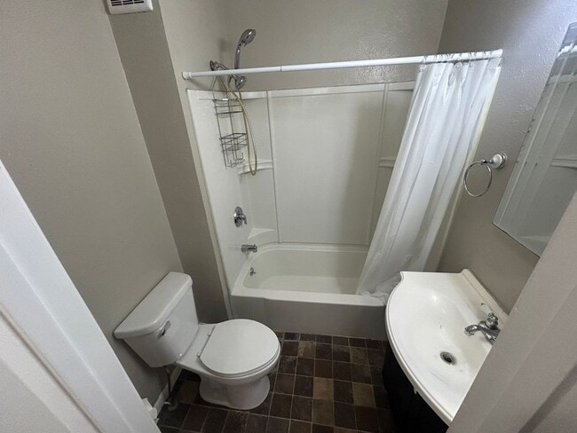 Building Photo - 3510 Wallwerth Dr