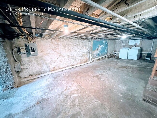Building Photo - 5318 Malcolm St