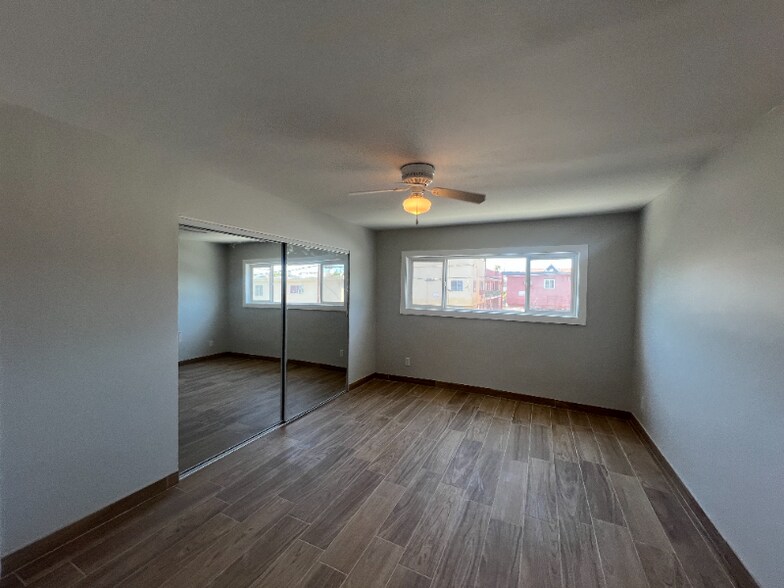 Building Photo - 7237 Variel Ave