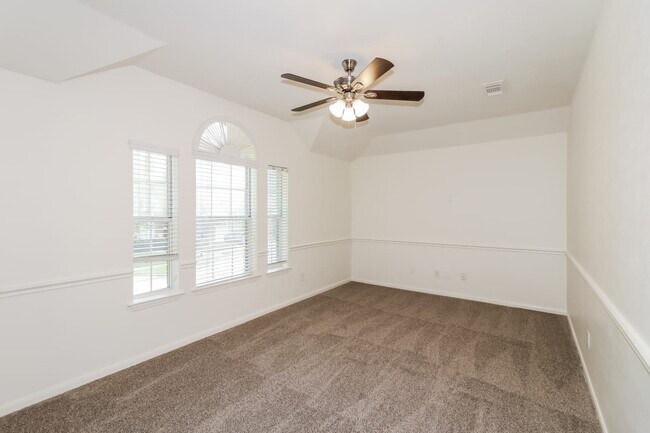 Building Photo - 1331 Blackheath Ct
