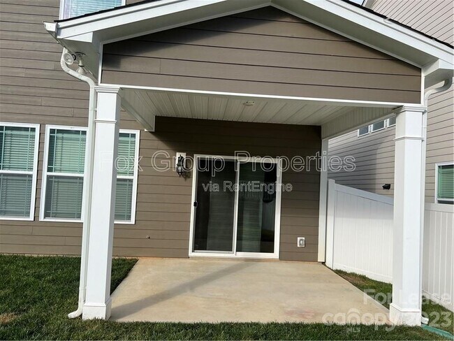 Building Photo - 345 Preston Rd